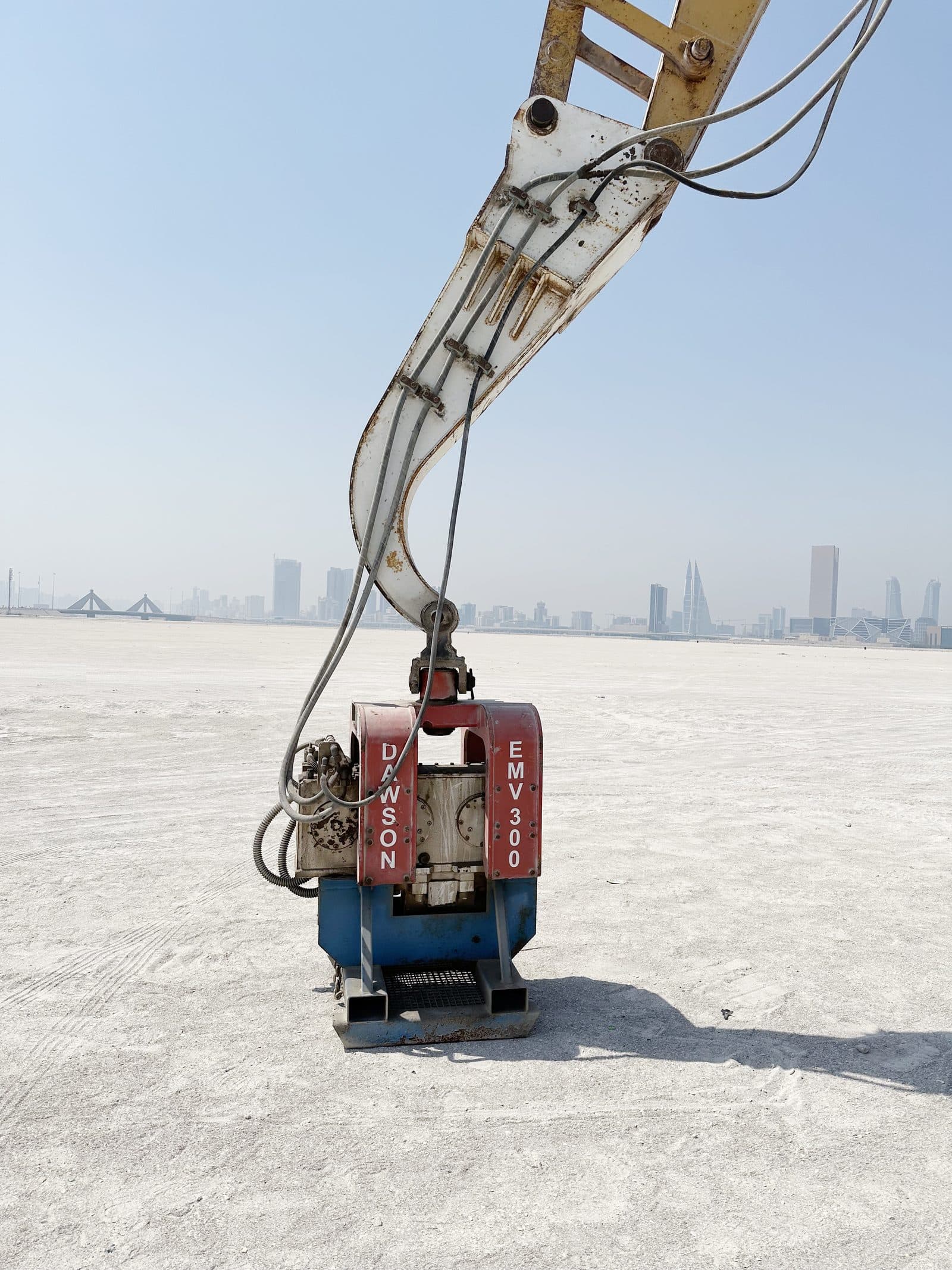 مطرقة هزازة Dawson EMV70 المدمجة